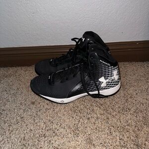 under armor micro g clutchfit drive basketball shoes